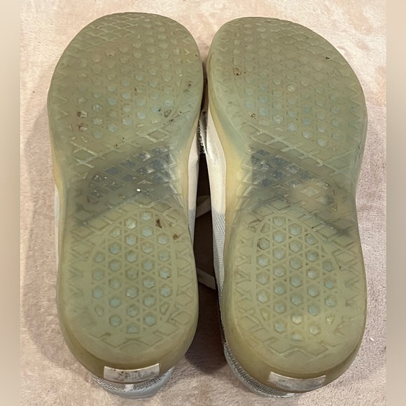 Vans Women’s Gray and White Mesh Lace-Up Sneakers - Picture 3 of 5